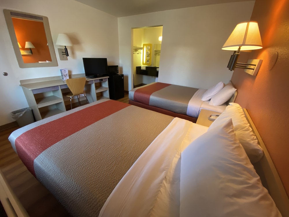 Motel6 Flagstaff, AZ - West - Woodland Village 23/50