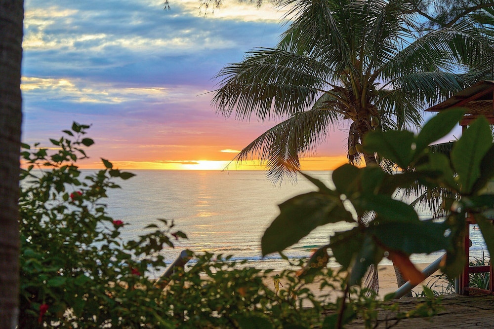 Lang Co Beach Resort 35/50