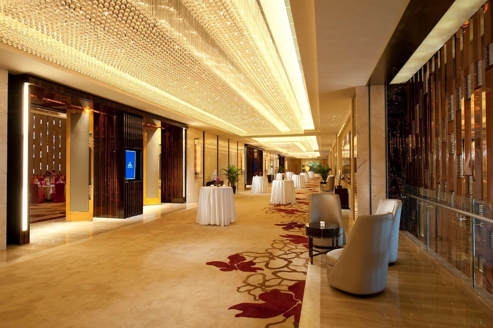 Hilton Guangzhou Baiyun Hotel 5/56