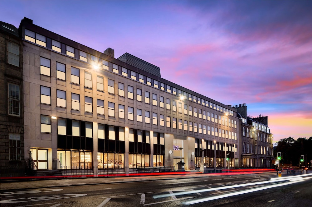 YOTEL Edinburgh, Select by Hilton 4/72