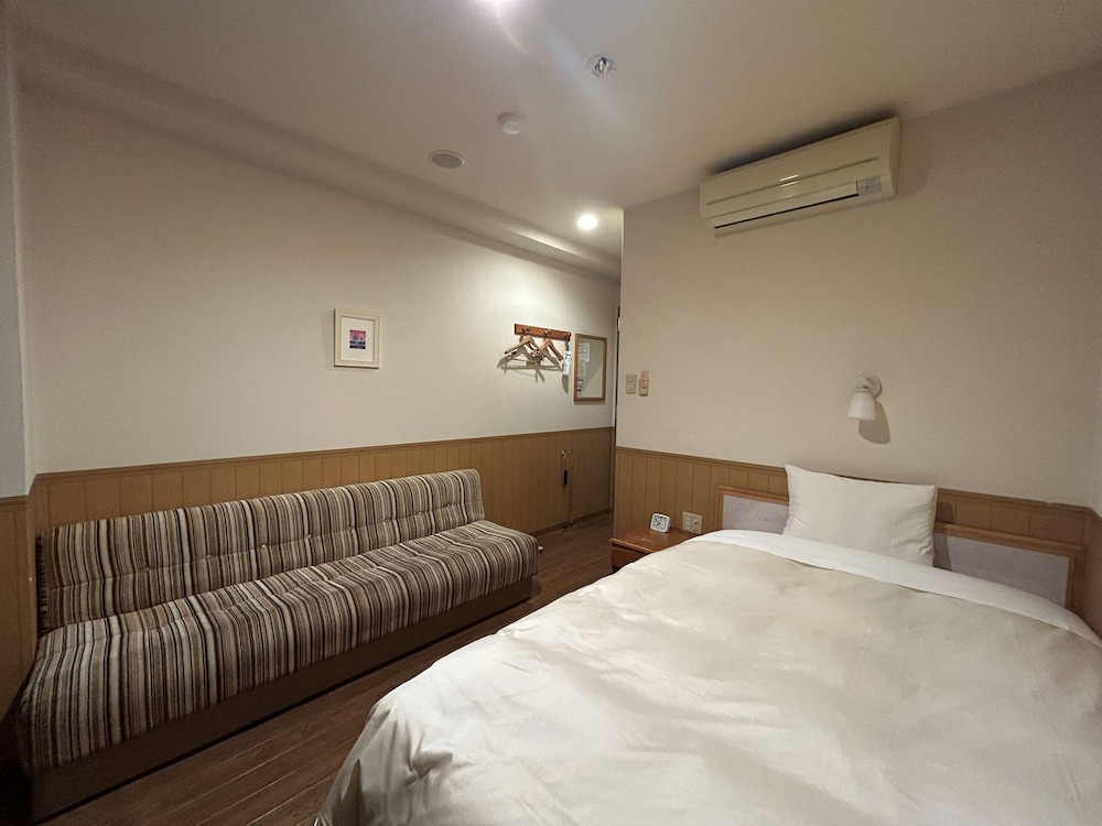 Lasting Hotel 13/50