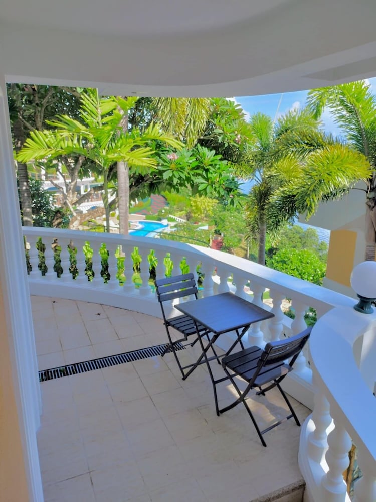 Monaco Suites De Boracay 19/44