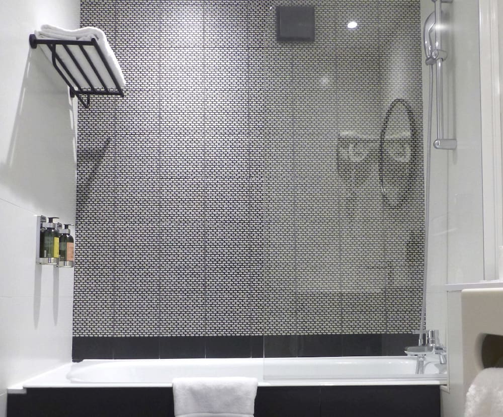 Hotel Zelie Champs-Elysees in PARIS
