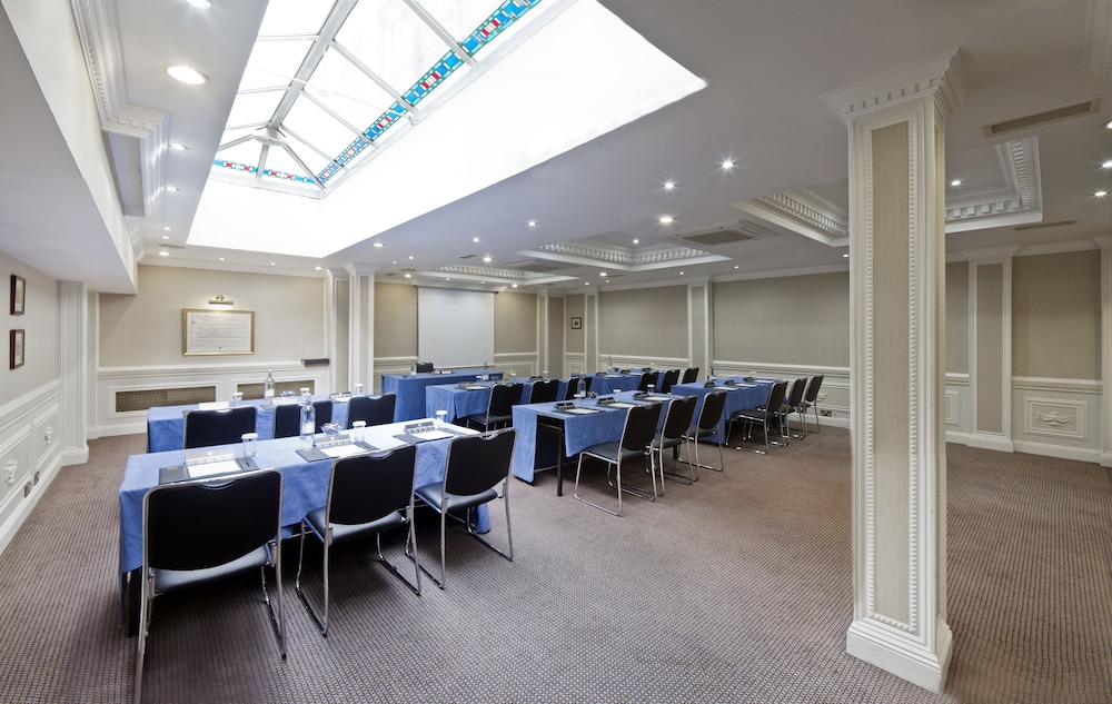 Gem Fitzrovia Hotel 42/49