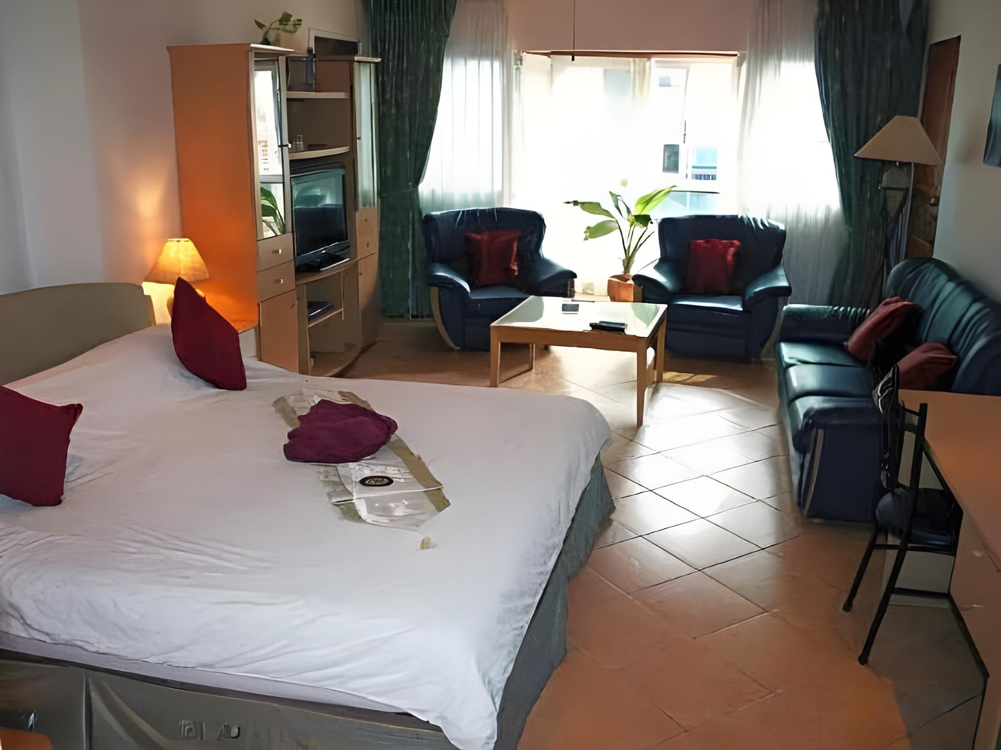 Male Dorm, Apartment