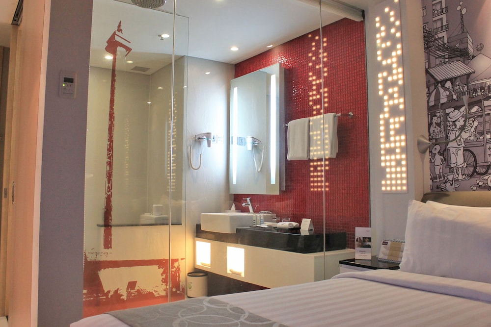 MERCURE JAKARTA SIMATUPANG 18/72