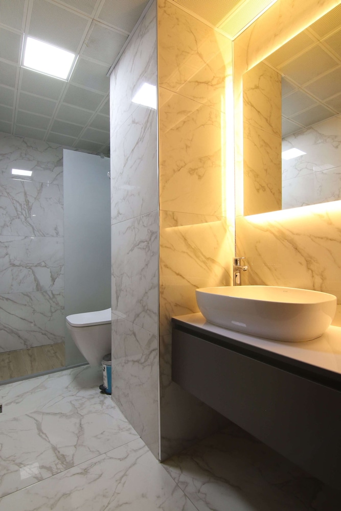 Grand Zara Hotel 45/49