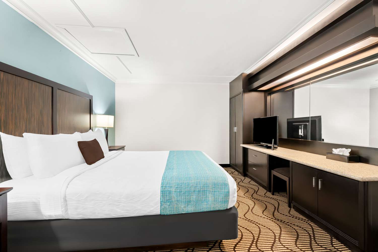 Loft, Suite, 2 King Beds, Sofa, Balcony