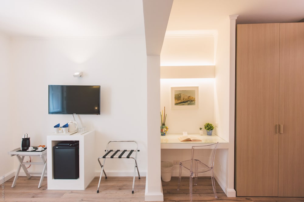 Lemoni Suite 46/56