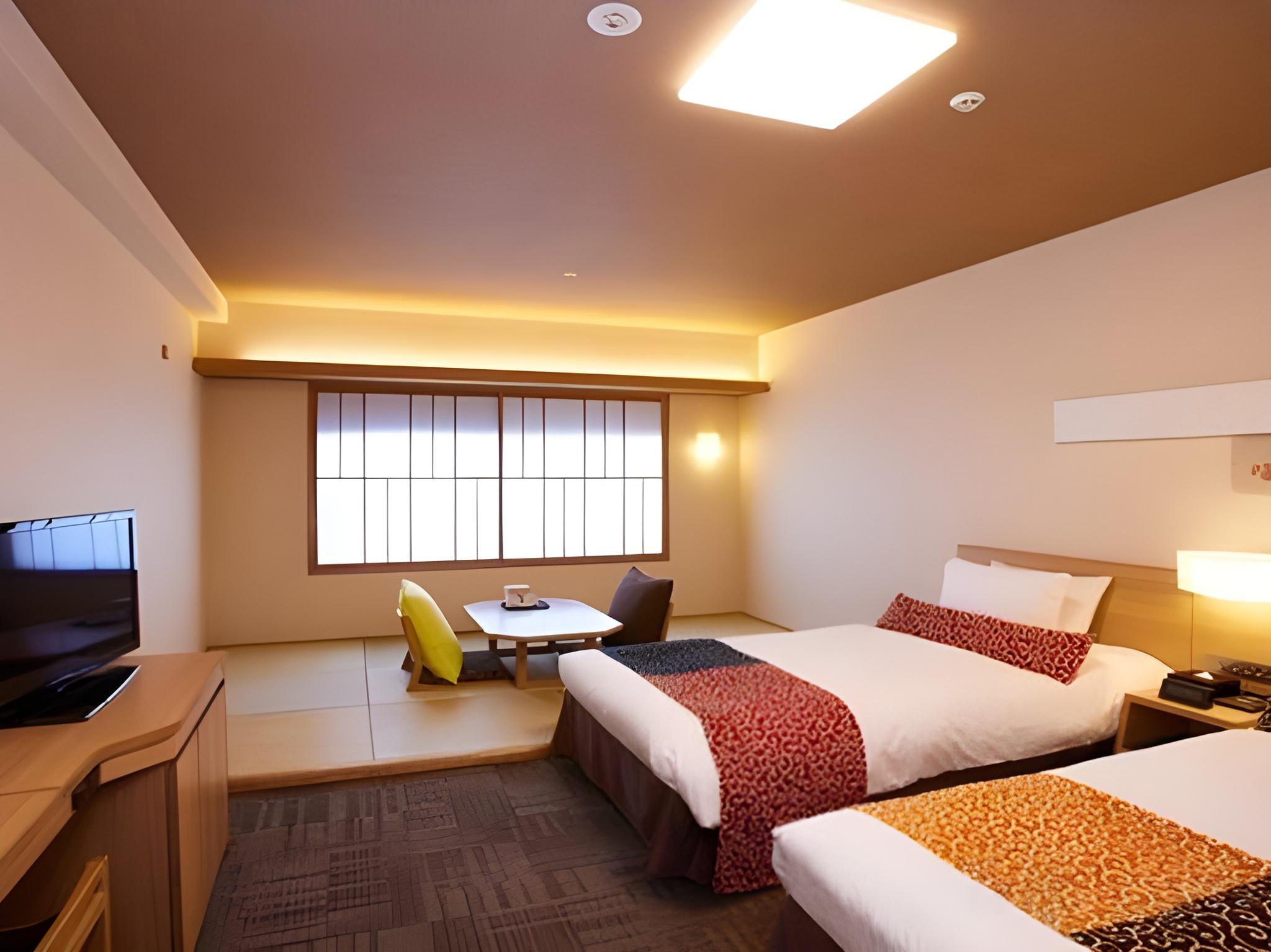 Japanese Western, Twin Beds