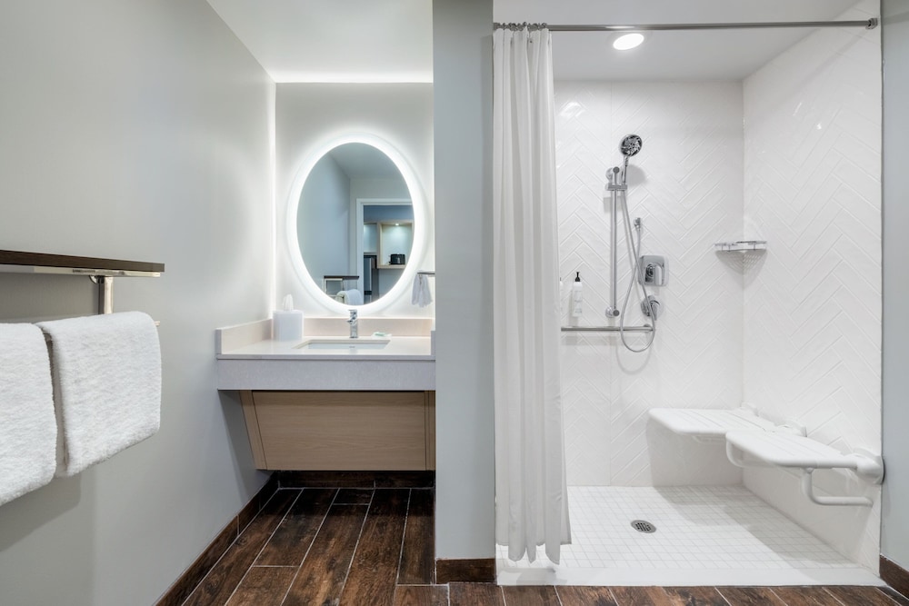 Towneplace Suites by Marriott Brunswick 24/24
