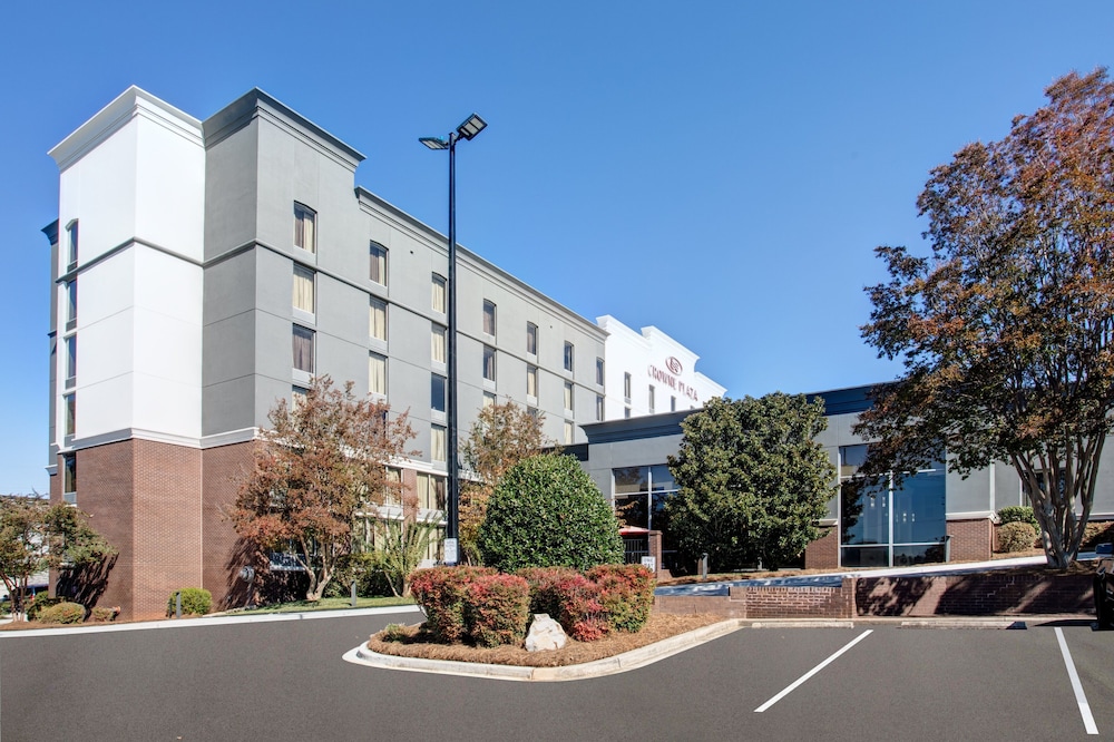 Crowne Plaza Hotel Greenville I 385 Roper Mtn Rd in GREENVILLE - SC