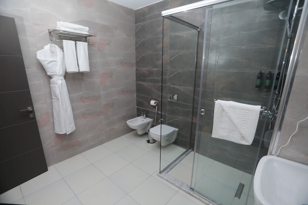 Grand Hotel Oran 25/26