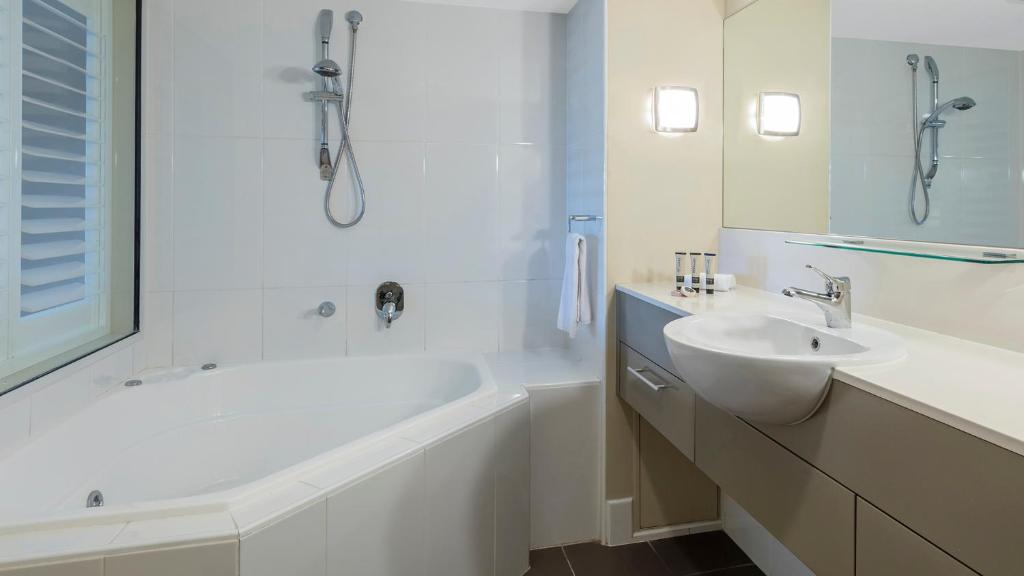 غرفة بإطلالة على البحر بـ3 غرف نوم، Oaks Hervey Bay Resort and Spa 6/6