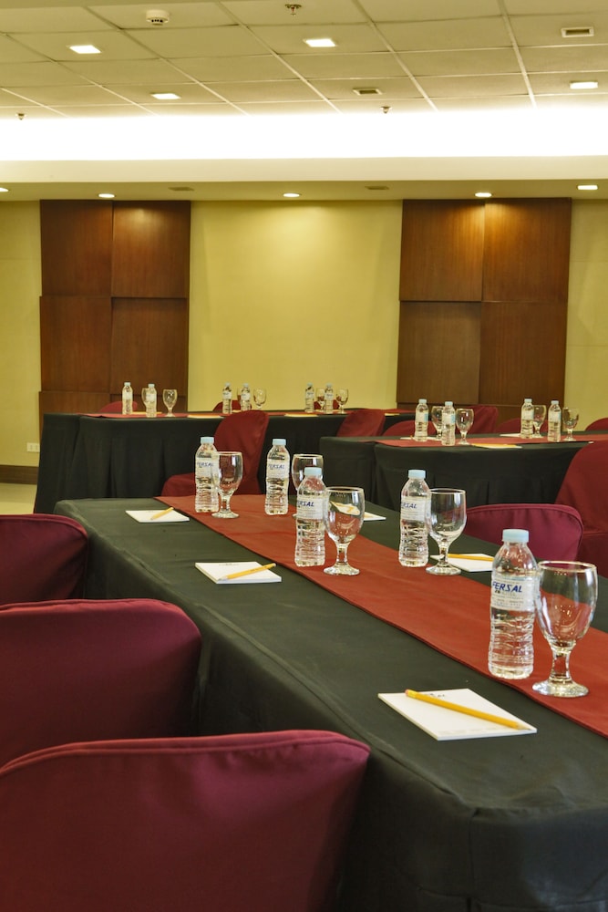 Fersal Hotel Kalayaan 54/63