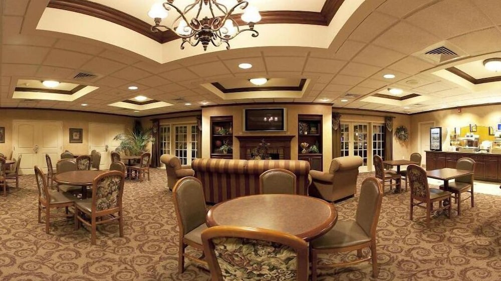 Holiday Inn Express Hotel Suites Cape Girardeau I 55 47/60