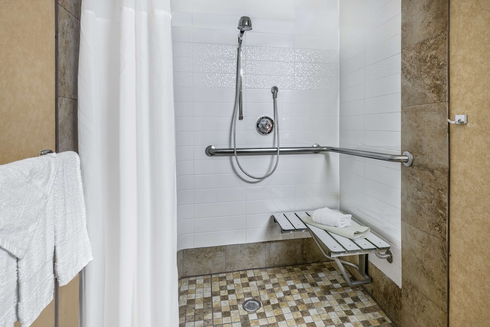 Hampton Inn Suites San Marcos 13/44