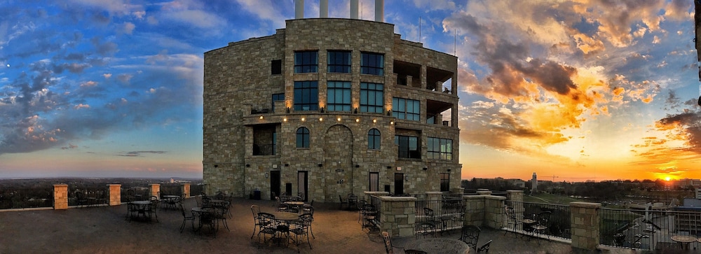 The Oread Lawrence, Tapestry Collection by Hilton 3/71