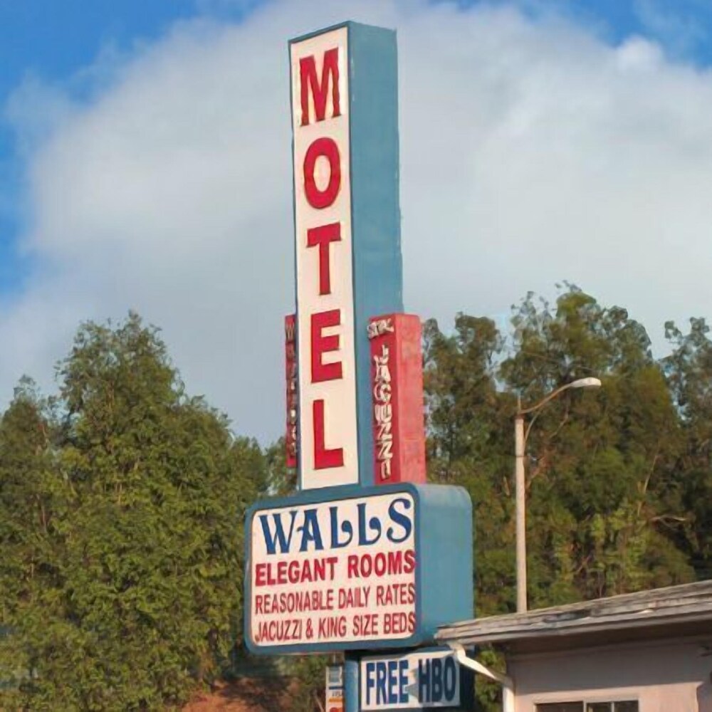Walls Motel Long Beach 40/64