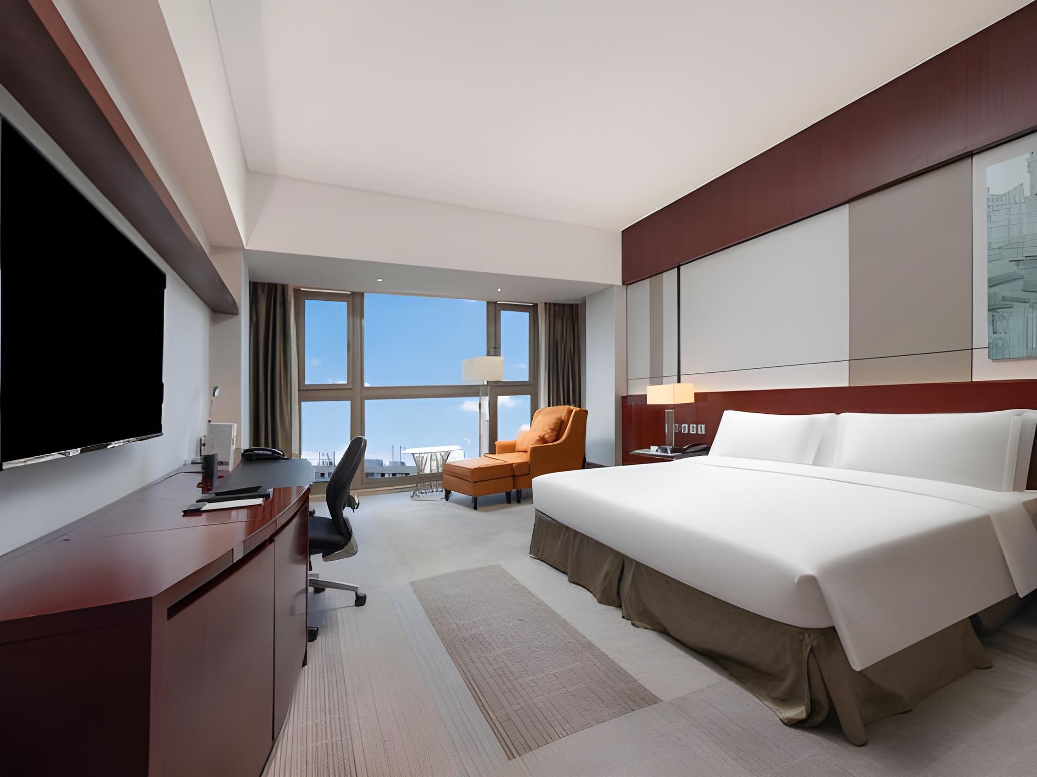 Deluxe, King Bed, Queen Bed
