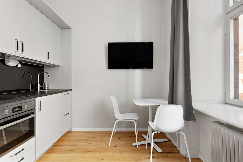Best Western Hotel At 108 54/58