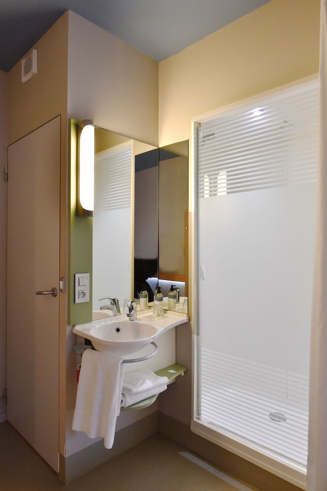 Ibis Budget Nantes Reze Aeroport 31/32