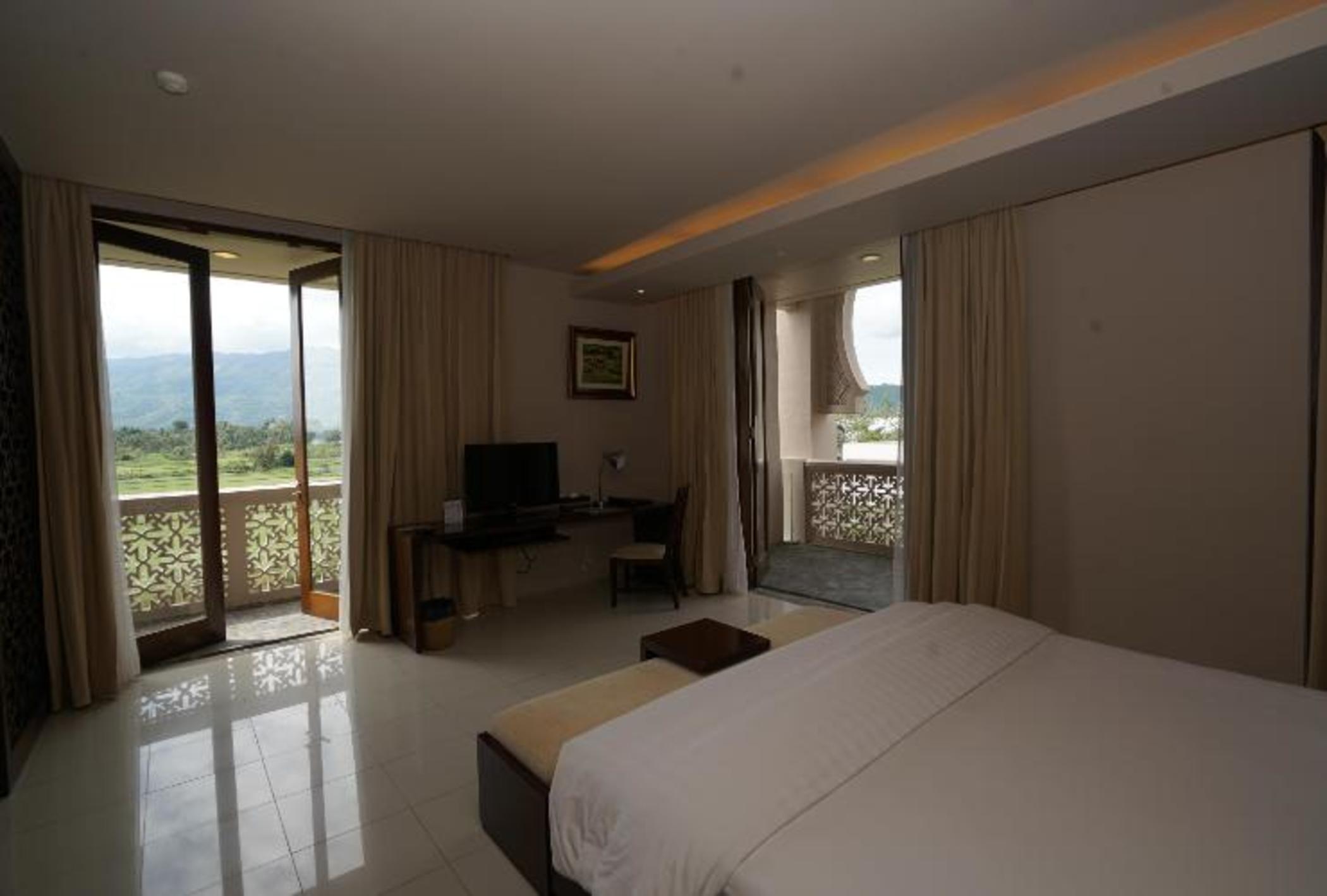 The Pade Hotel 5/22