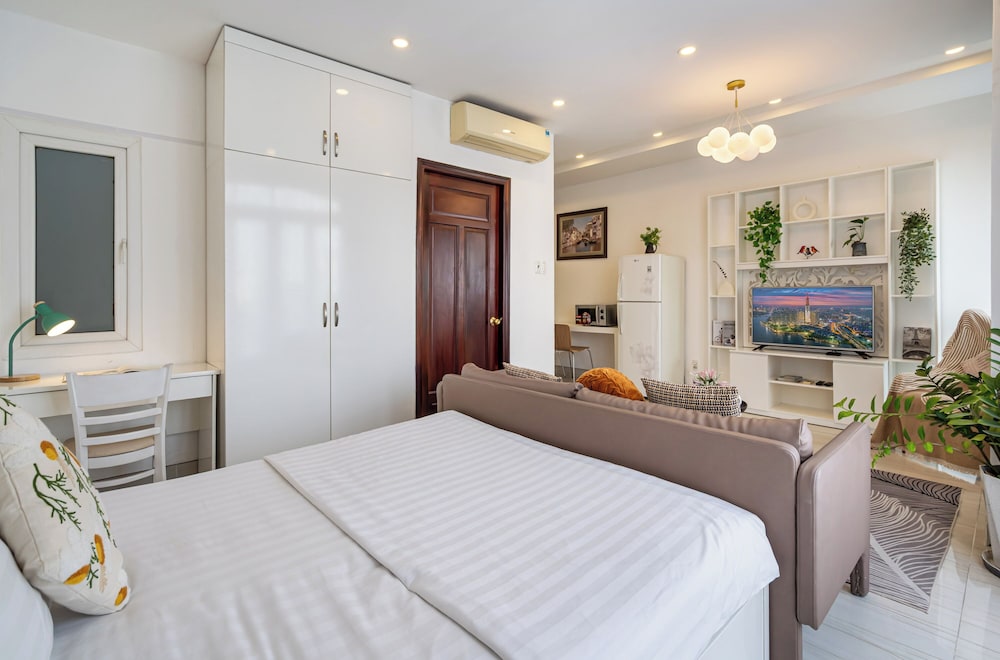 Grace Apartment 3 23/50