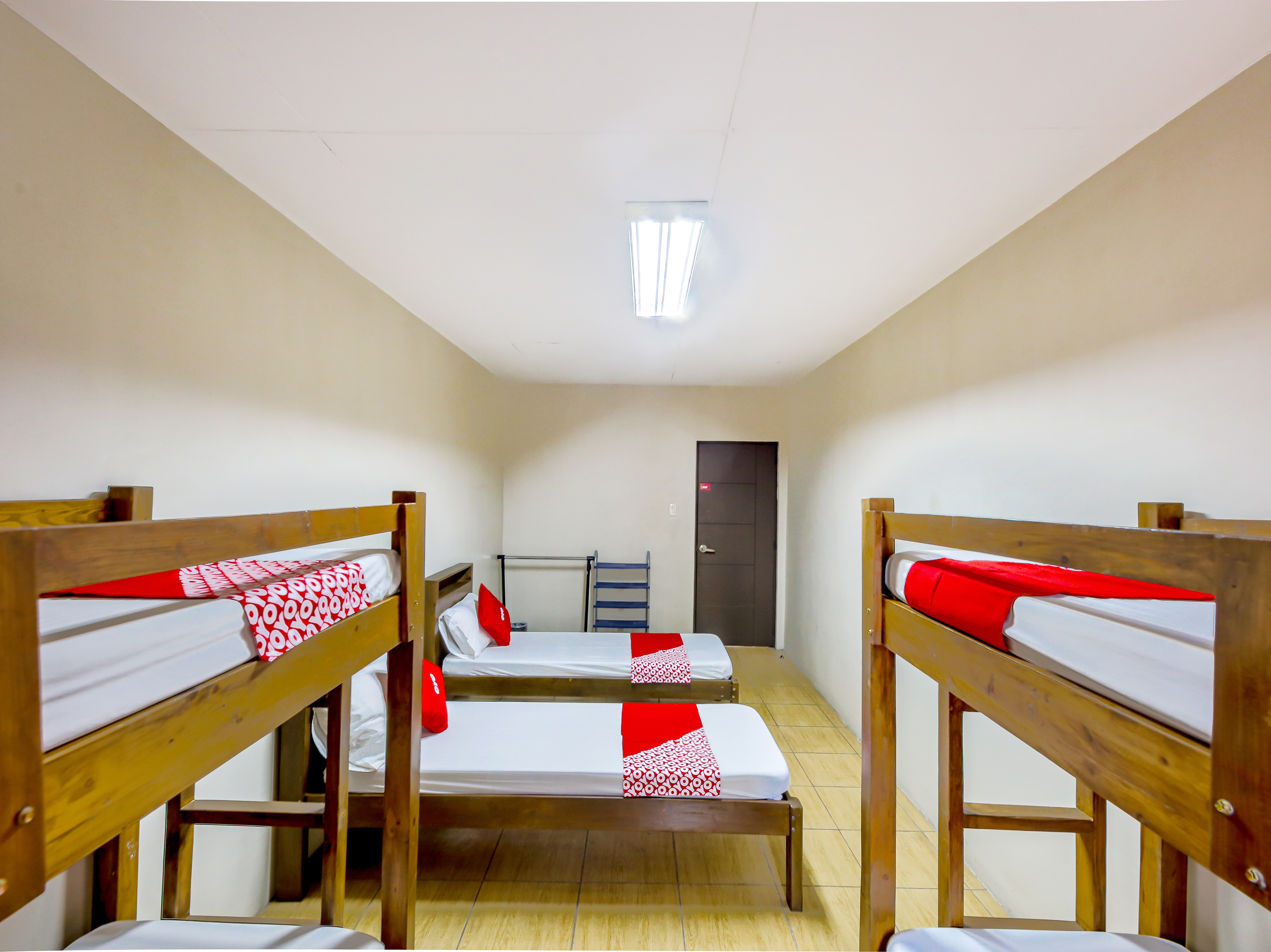 Metro Deluxe Residences 37/50