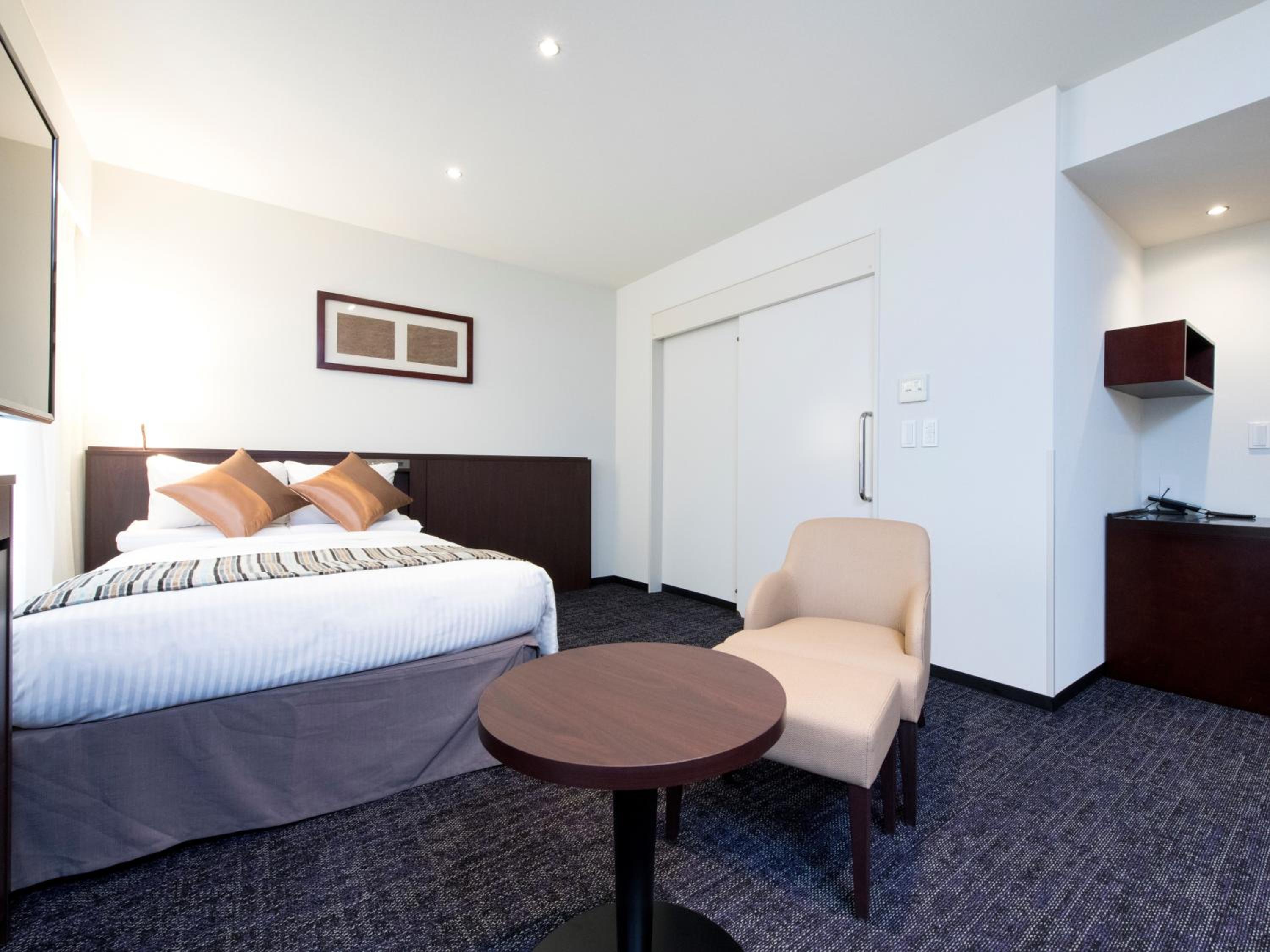 Room, Semi Double Bed, Two Extra Beds, Accessible