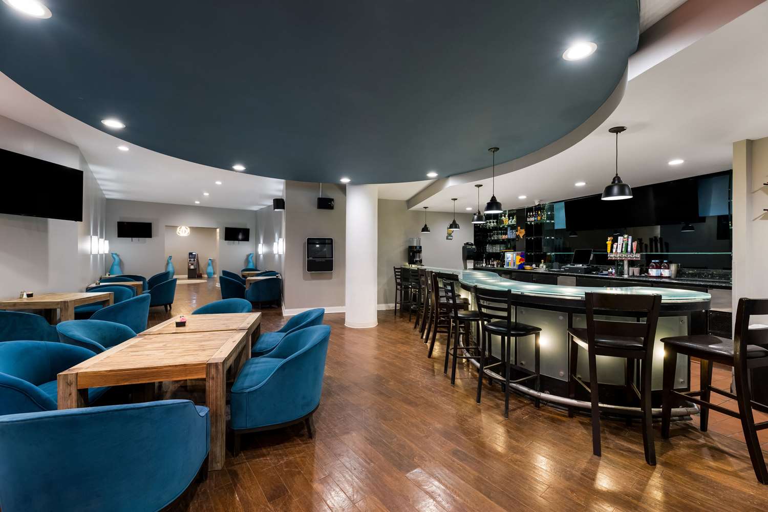 restaurant cafeteria