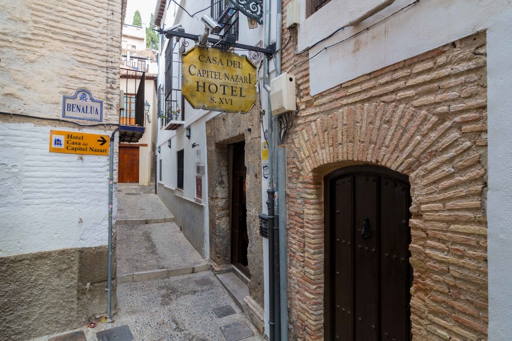 Casa Del Capitel Nazari 54/70