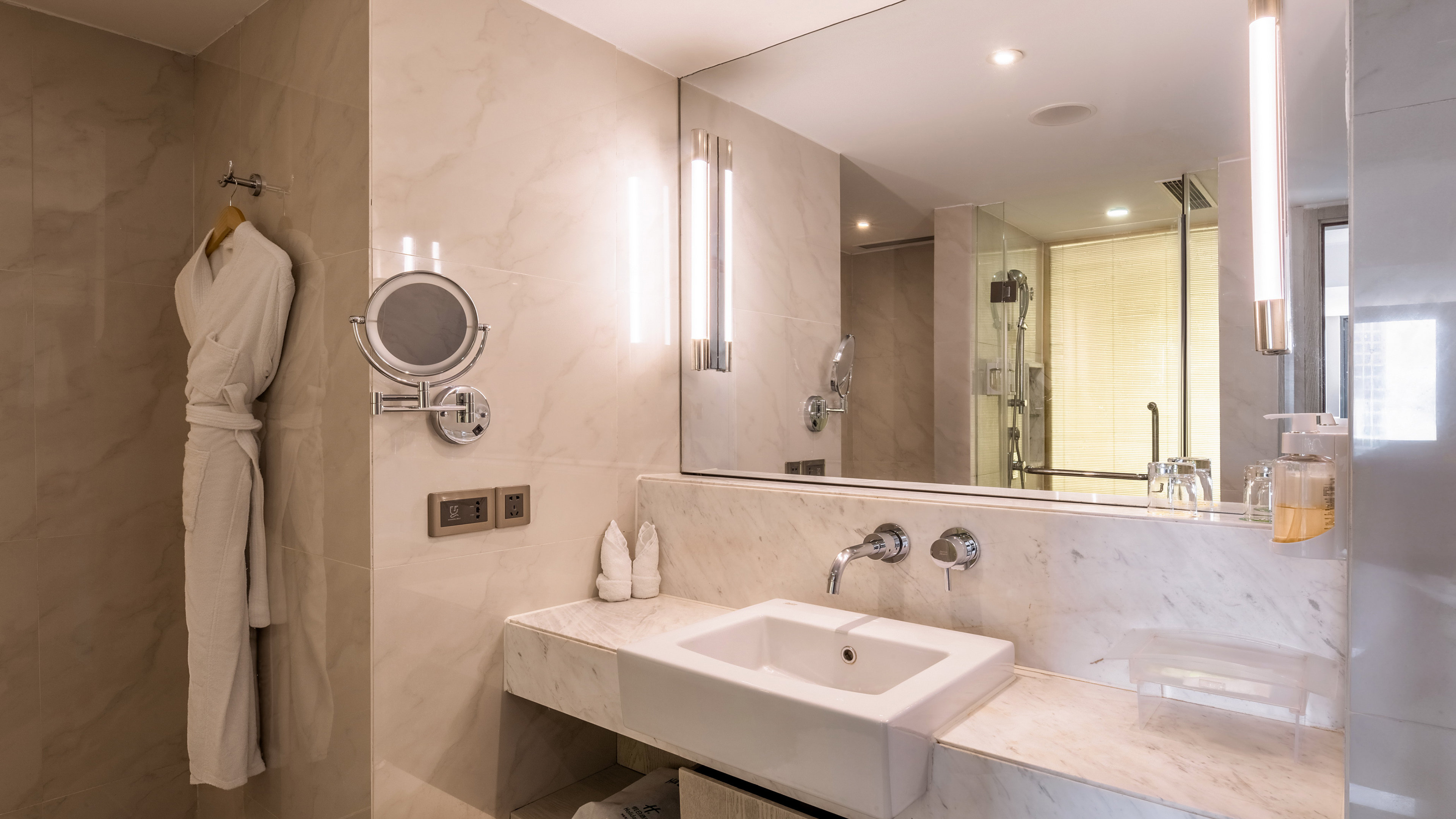 Holiday Inn Kunming City Centre 48/50
