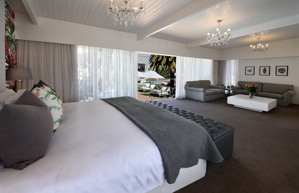 The Clarendon - Fresnaye 25/50