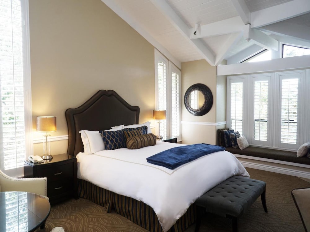 Carriage House Inn 26/35