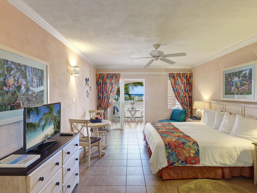 Butterfly Beach Hotel 41/75