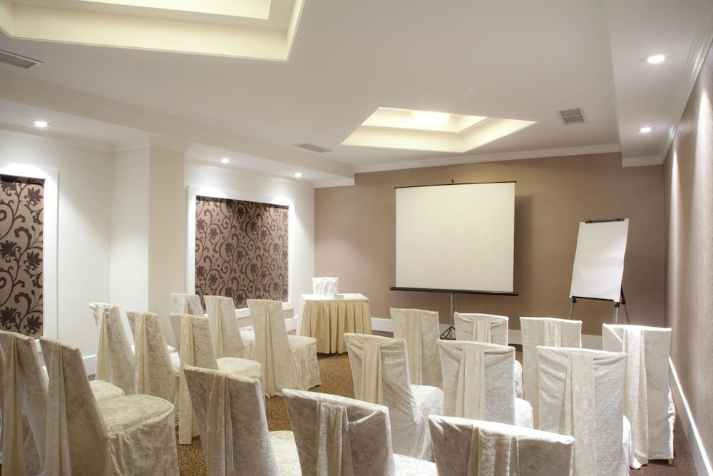 Ikbal Thermal Hotel And Spa 67/74