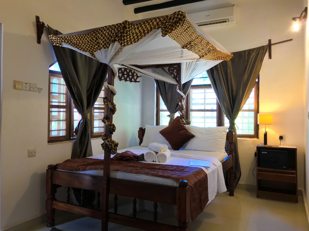 Jambiani White Sands Beach Bungalows 22/68