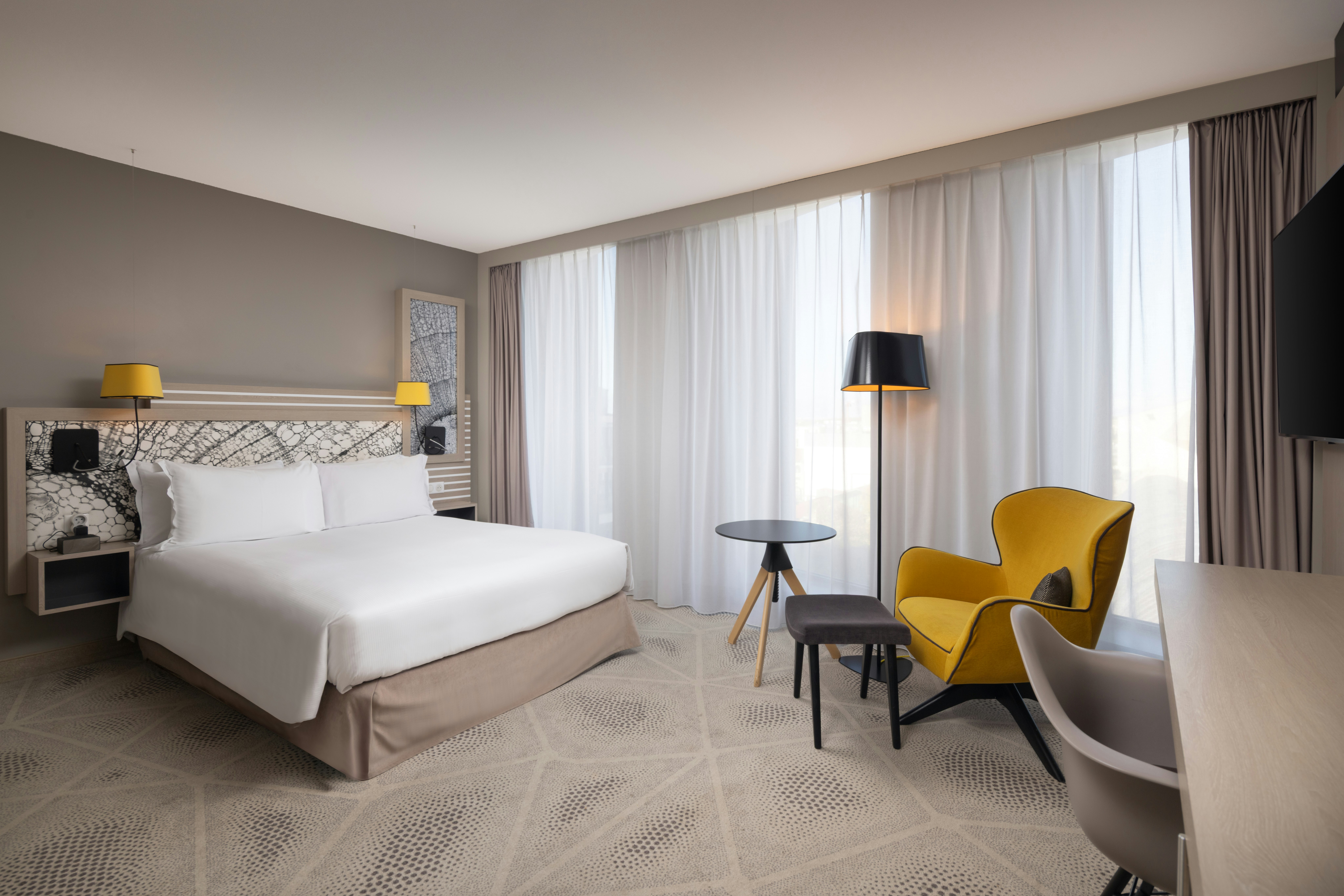 ROOM, QUEEN BED, ACCESSIBLE