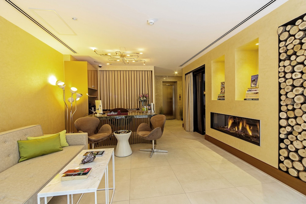 Barbera Hotel 4/71