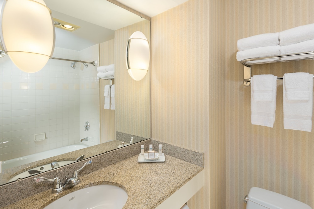 The Inn At Virginia Tech And Skelton Conference Center 50/50