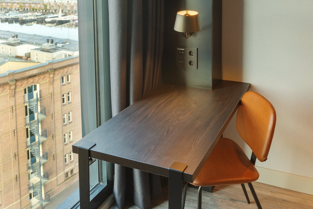 Holiday Inn - the niu, Fender Amsterdam by IHG 61/64