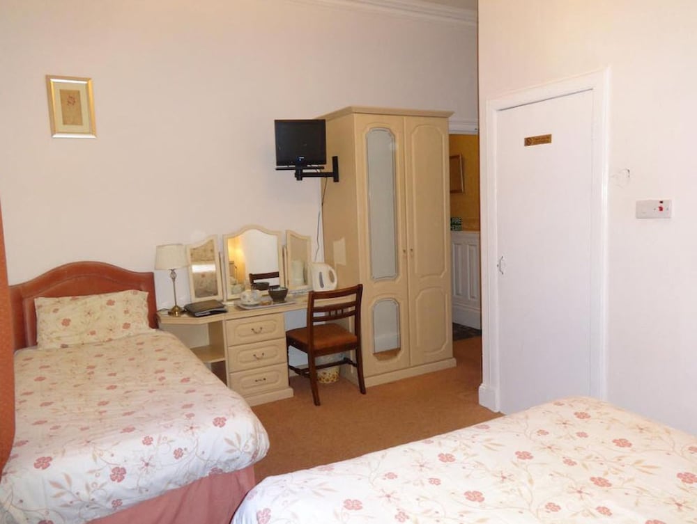 Aberdour Guest House 6/22