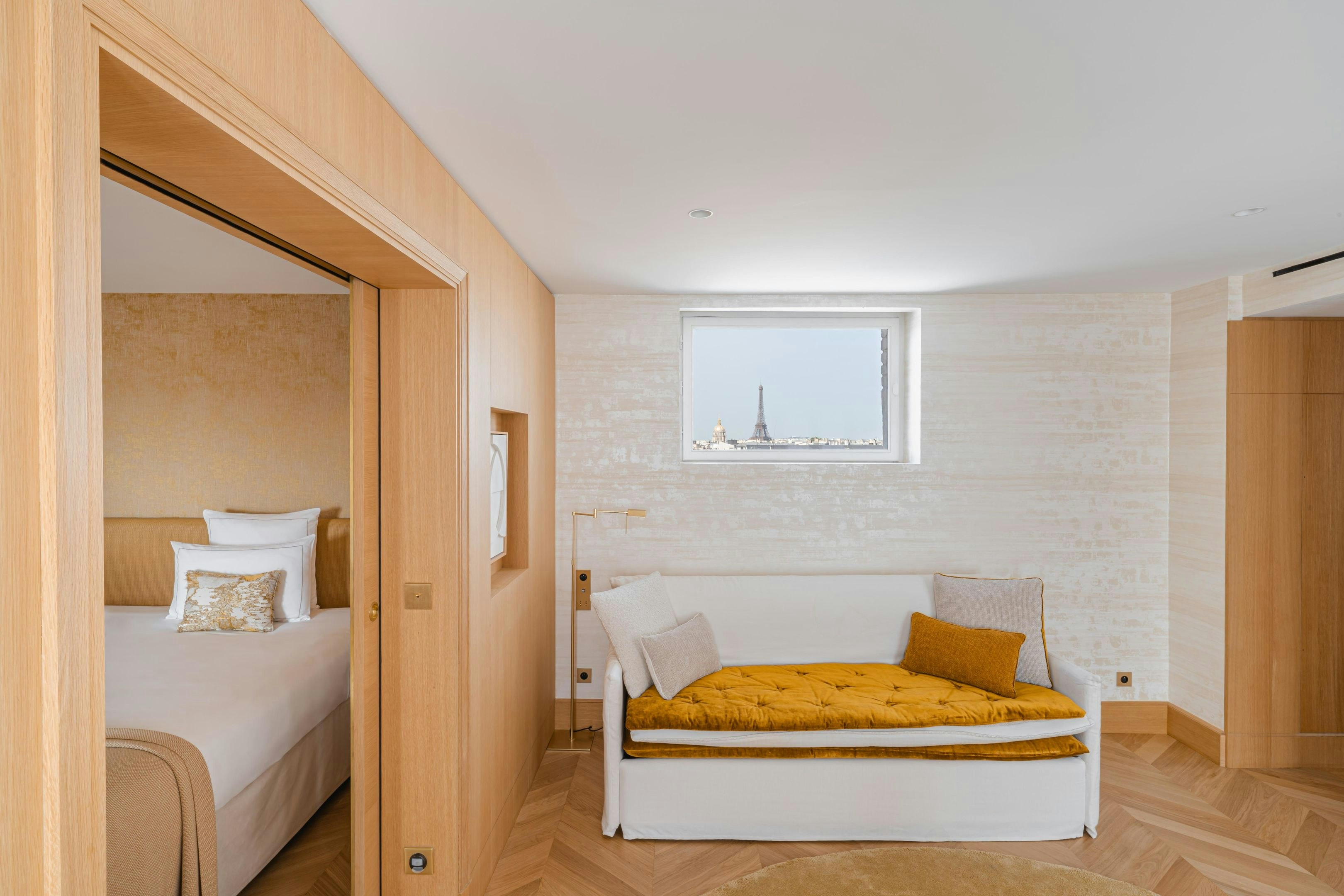 Madison Hotel 28/76