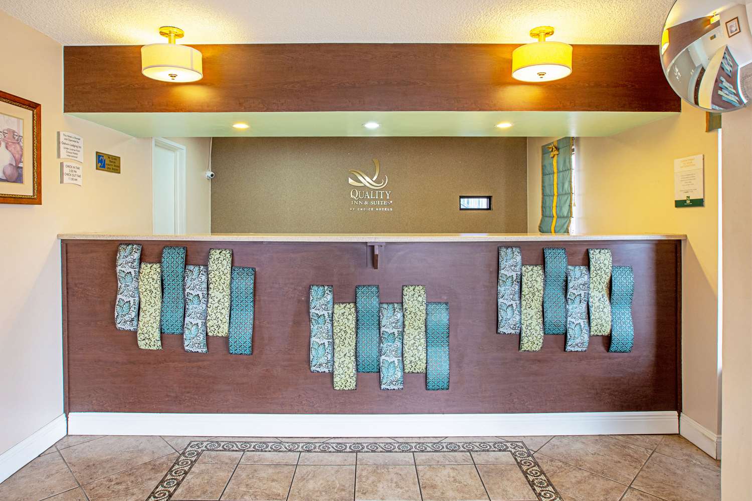 Quality Inn & Suites Live Oak I-10 Exit 283 4/14