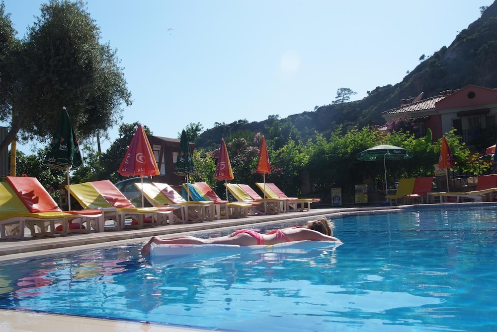 Turk Hotel 39/46