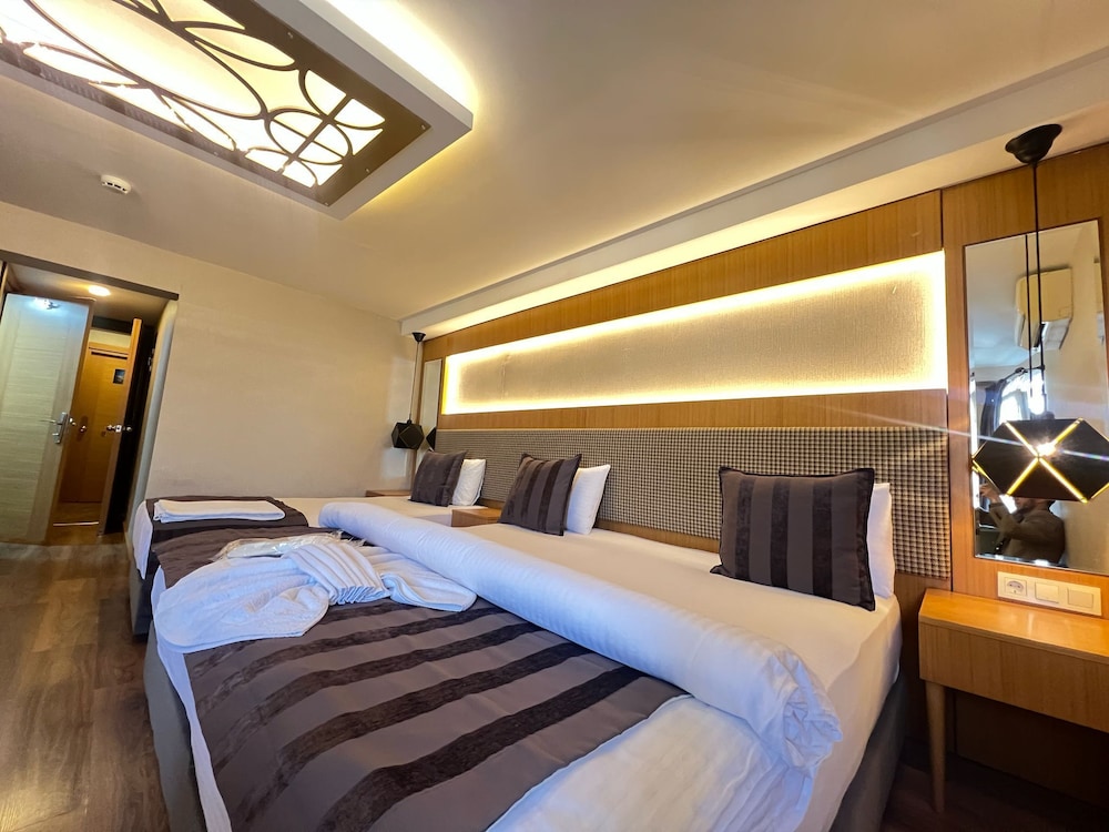 The Green Park Hotel 11/50