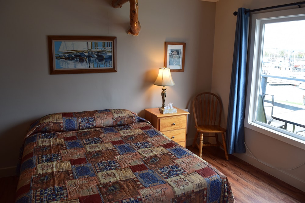 West Coast Motel 13/64