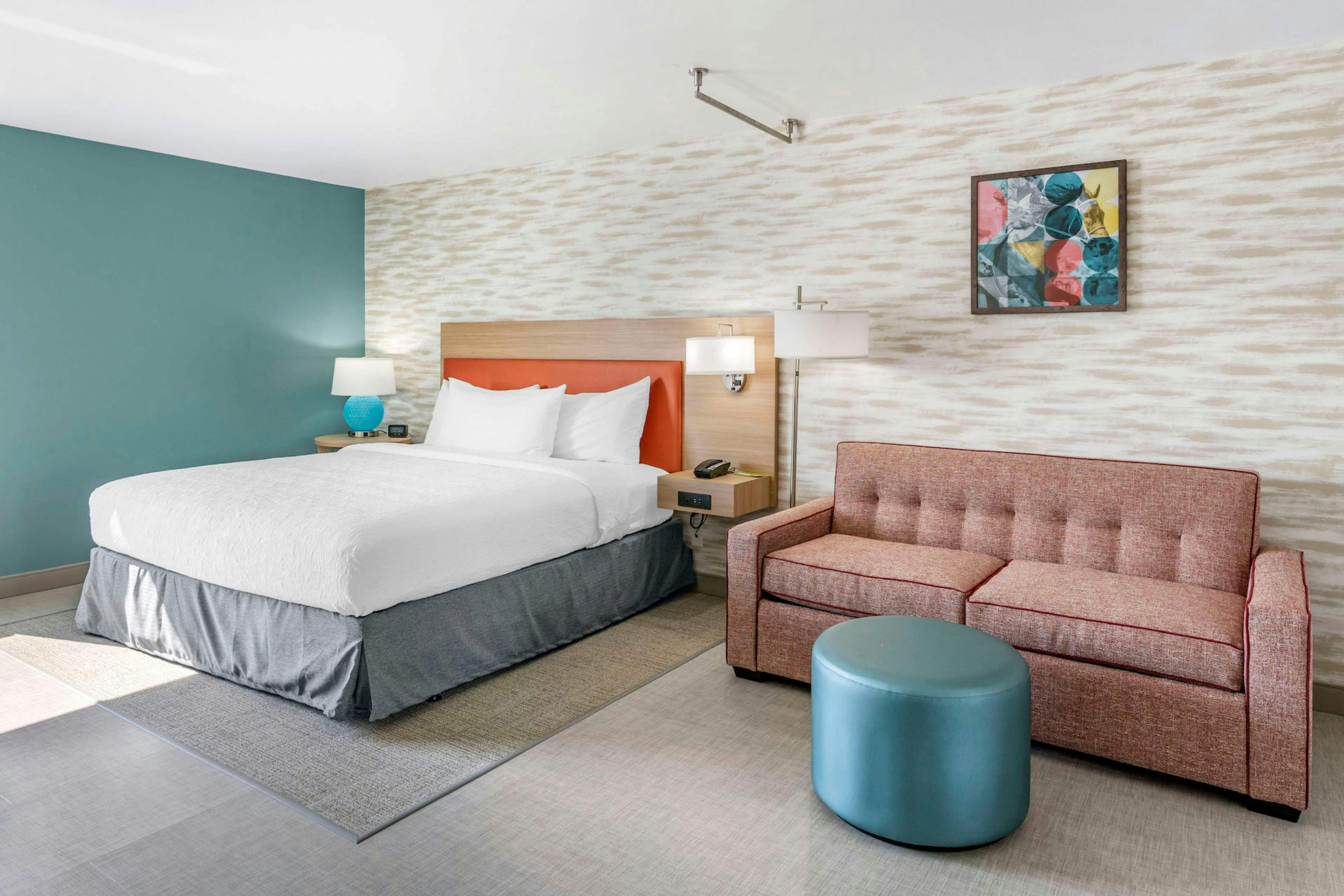 STUDIO, SUITE, KING BED