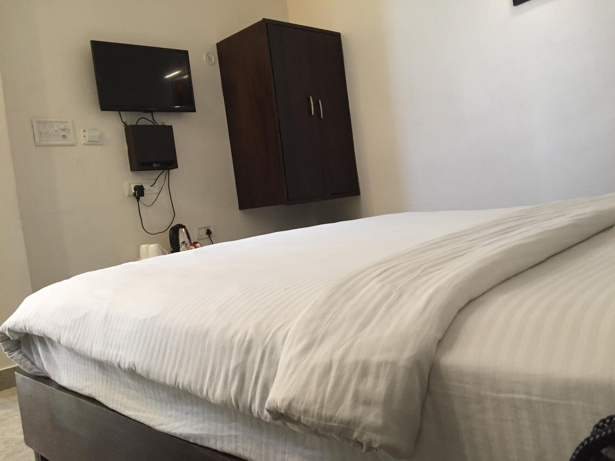 Oyo Rooms Mall Road Cantonment 22/46